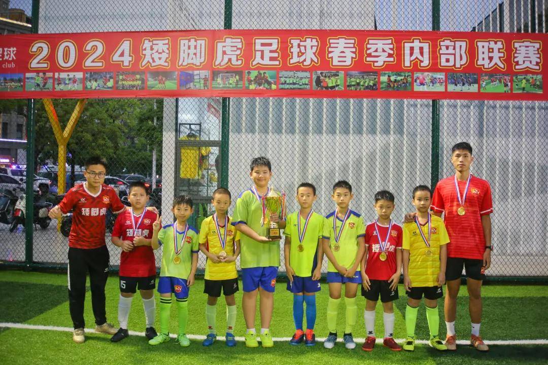 关于青少年足球比赛现场精彩纷呈，团队合作与个人能力齐飞的信息