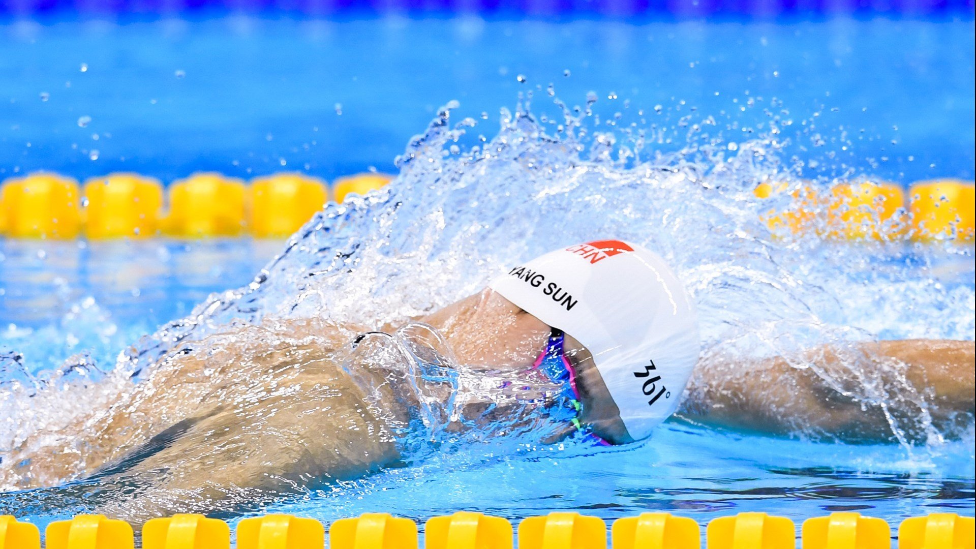 哥伦比亚女足在巴黎奥运会比赛中以2-0战胜西班牙，哥伦比亚男足首发