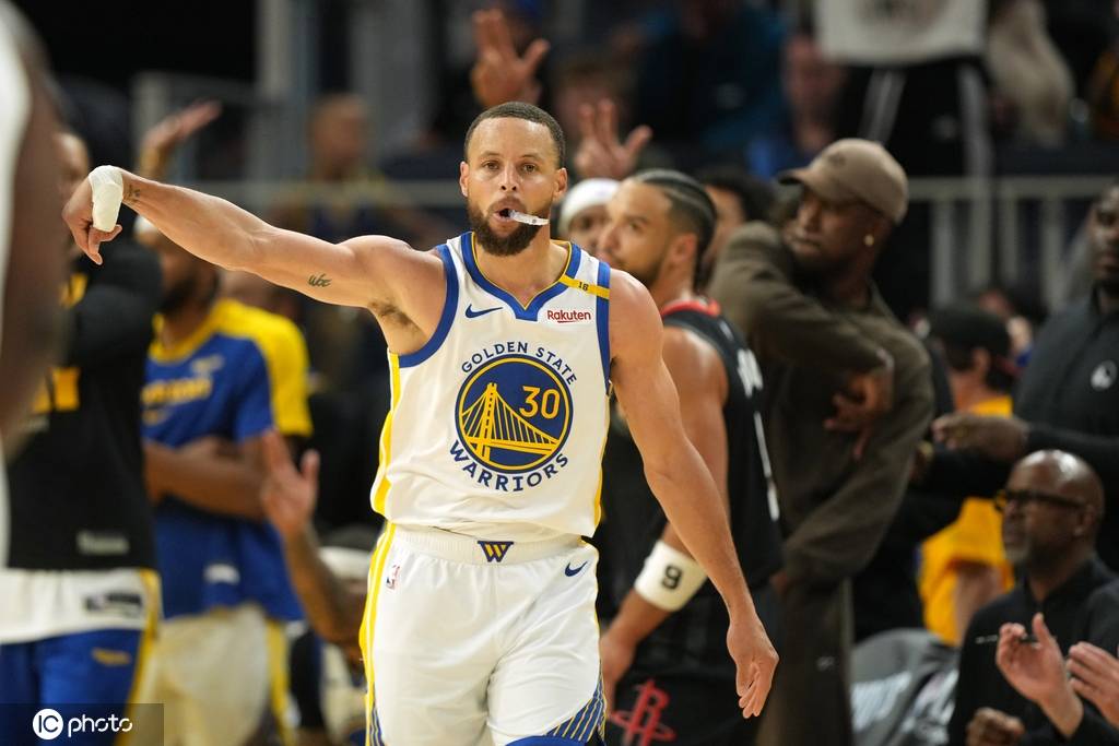 包含乐鱼体育：NBA联盟公布新赛季最佳运动精神奖候选名单：沃克领衔的词条